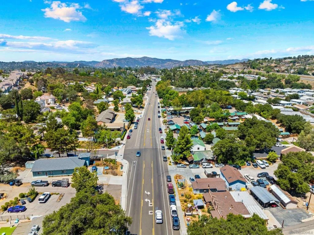 Photo of 2560 Alpine Blvd