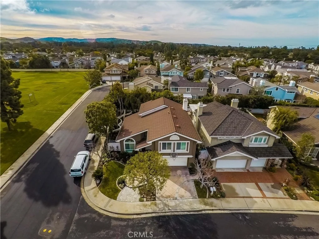 Photo of 2 Laurelglen