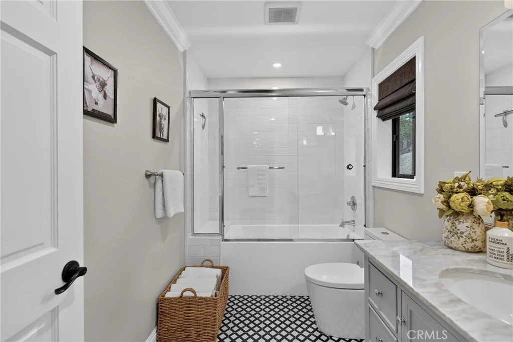 Photo of 27779 West Shore