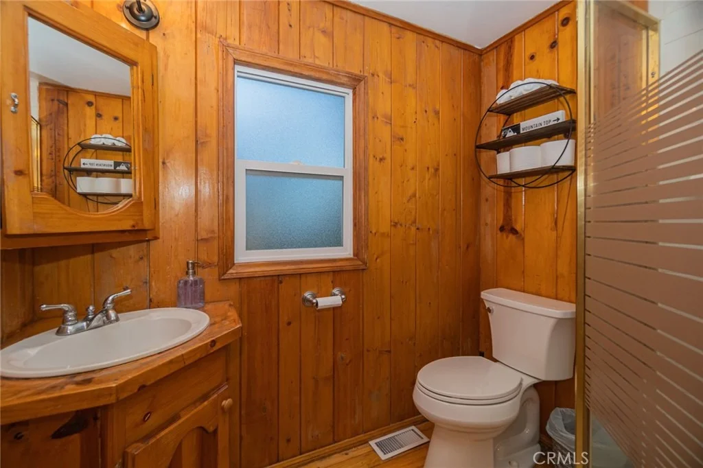 Photo of 627 Rose Lane