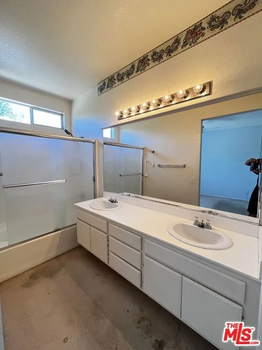 Photo of 27500 Parkside Drive