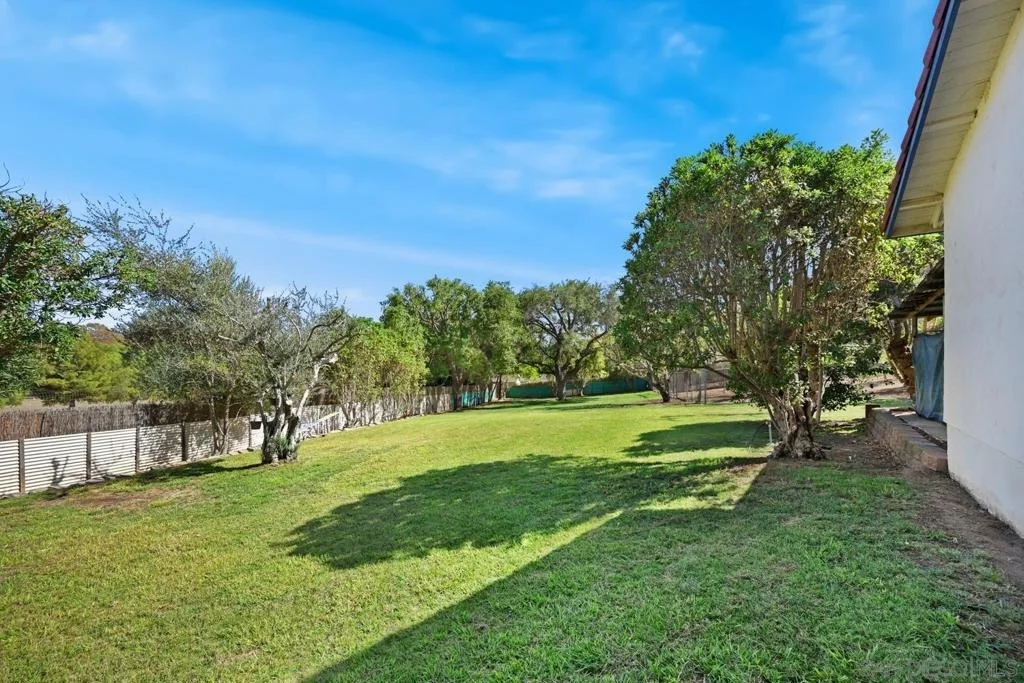 Photo of 4488 La Canada
