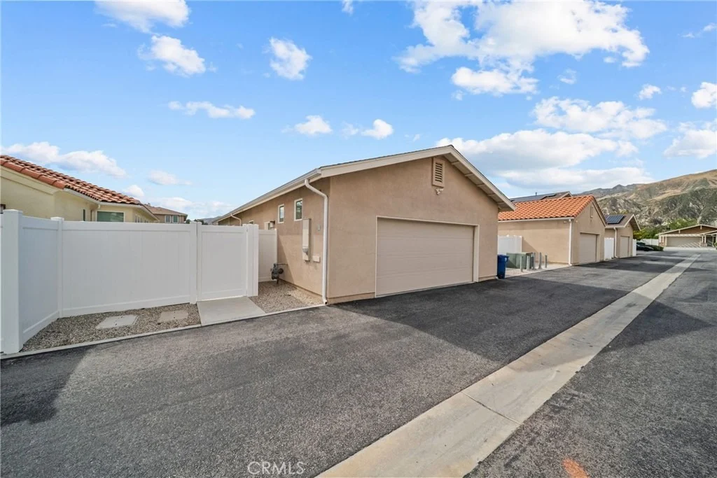 Photo of 4066 Aurora
