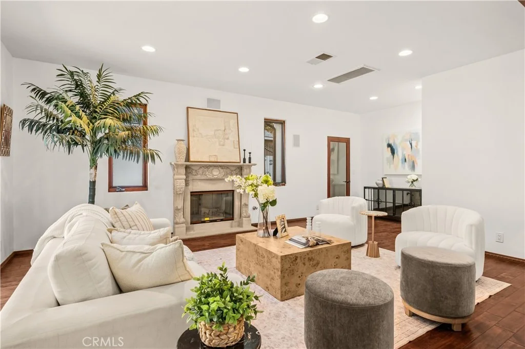 Photo of 2037 Hill Drive