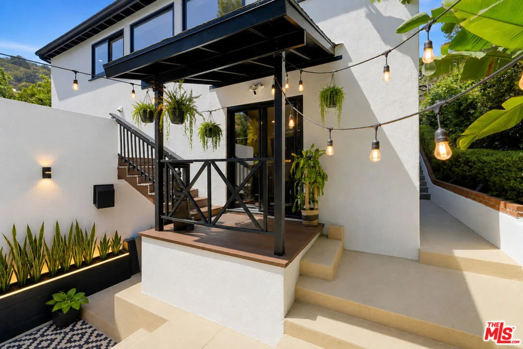 Photo of 2300 Benedict Canyon Drive