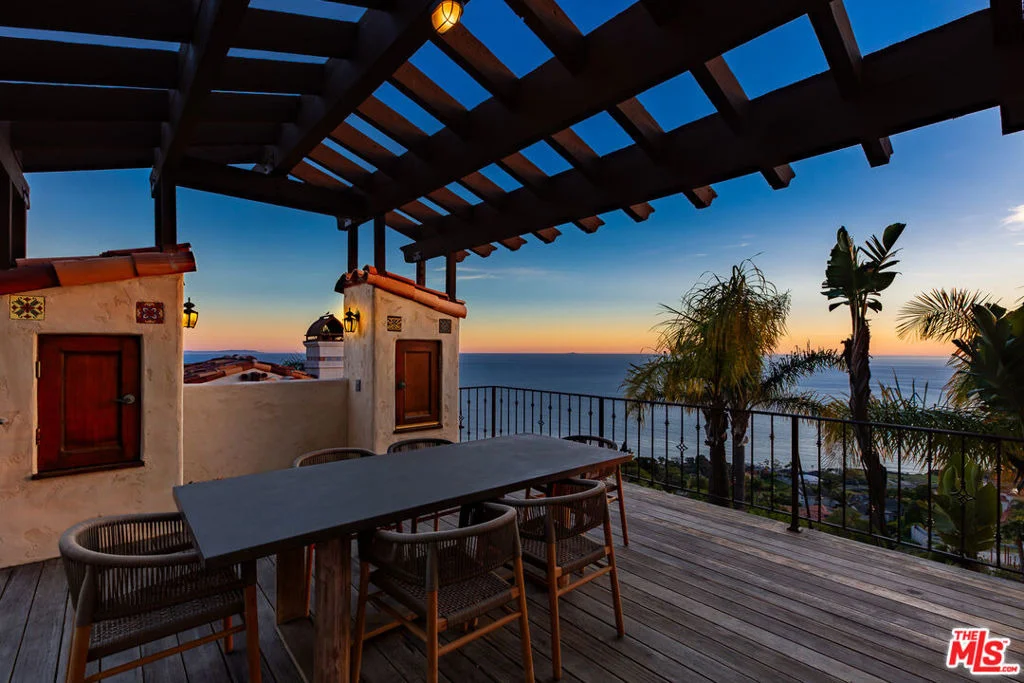 Photo of 4240 Avenida De La Encinal