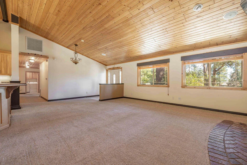Photo of 661 Cedar Glen Drive