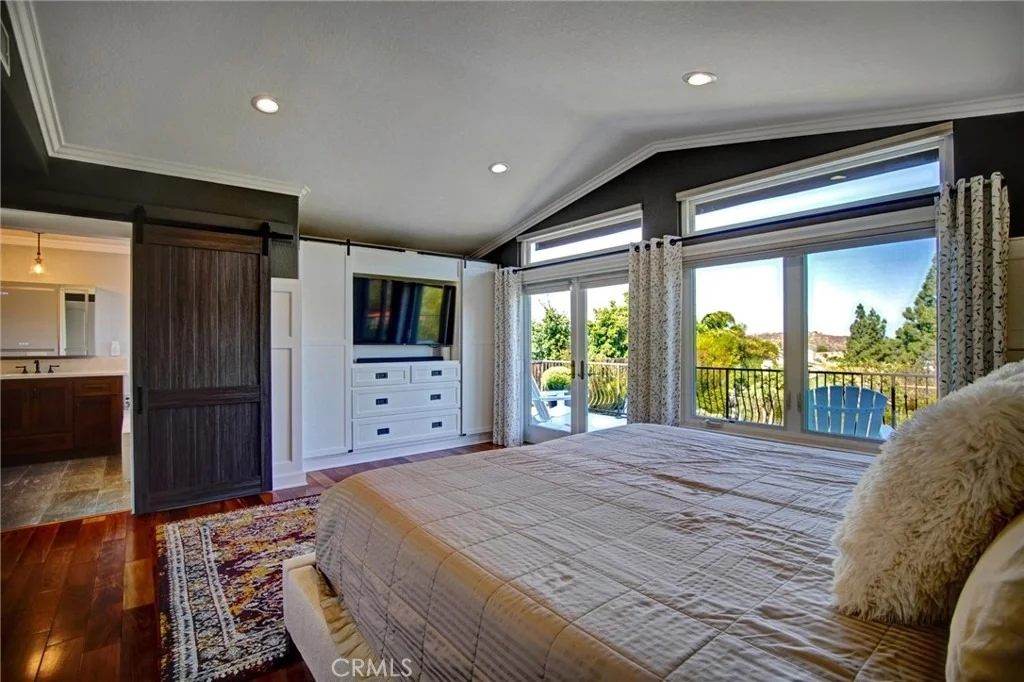 Photo of 445 Somerset Circle