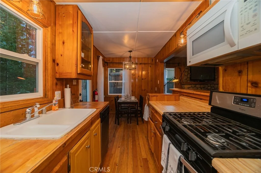 Photo of 627 Rose Lane