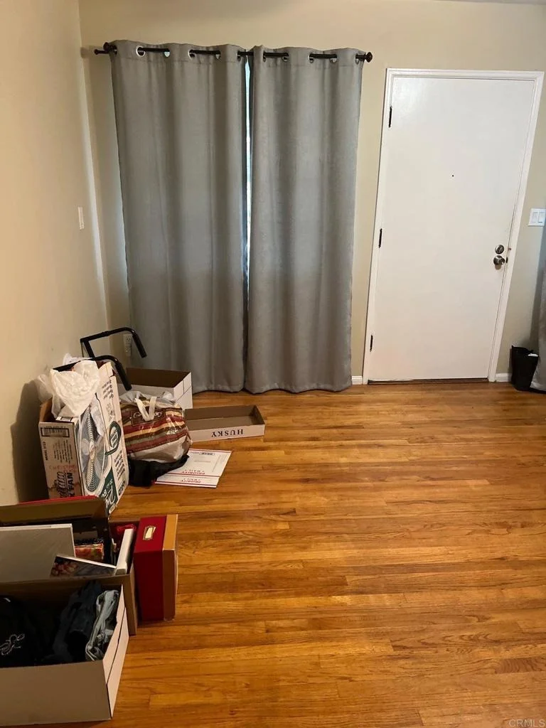 Photo of 6119 Broadway