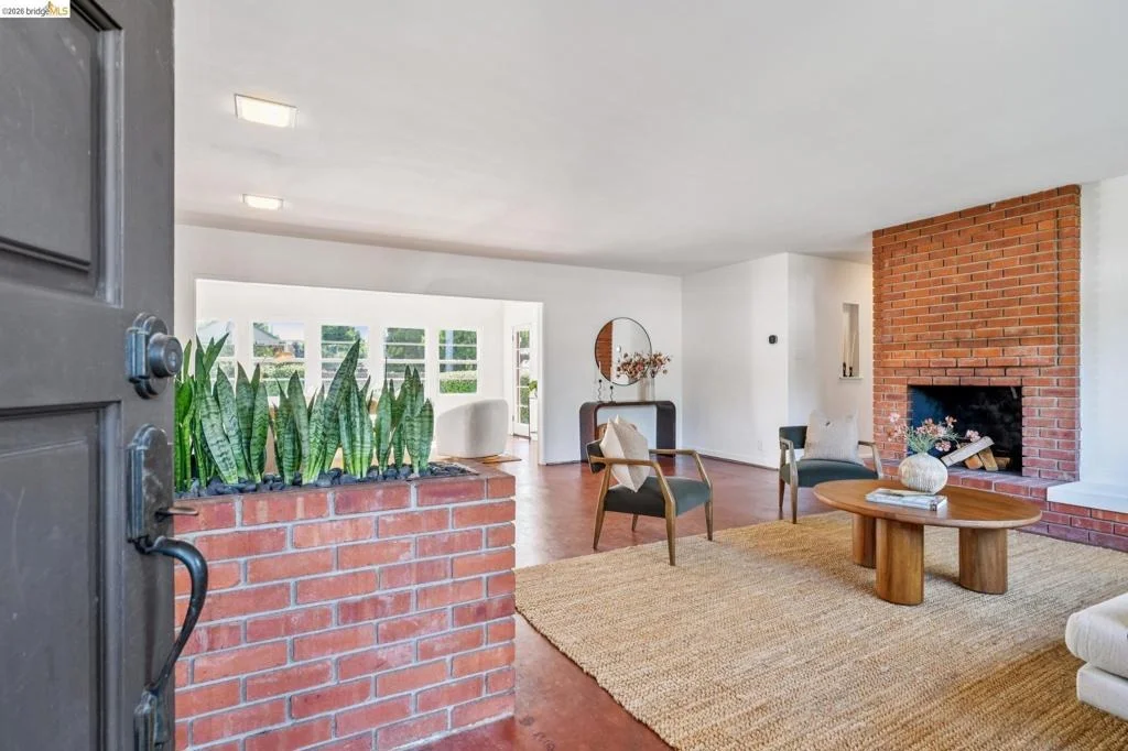 Photo of 201 Warwick Ave