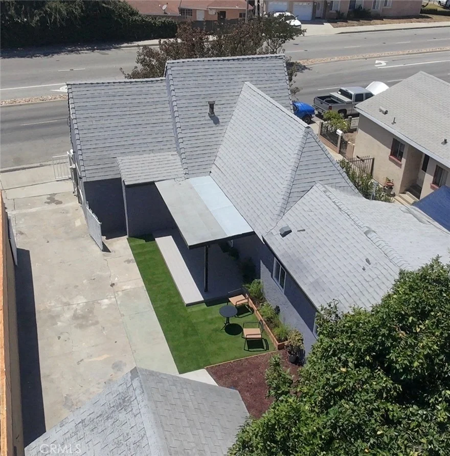 Photo of 4660 Paramount