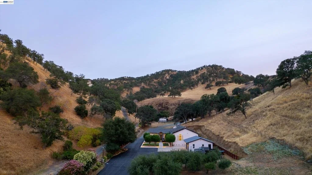 Photo of 16800 Marsh Creek Rd