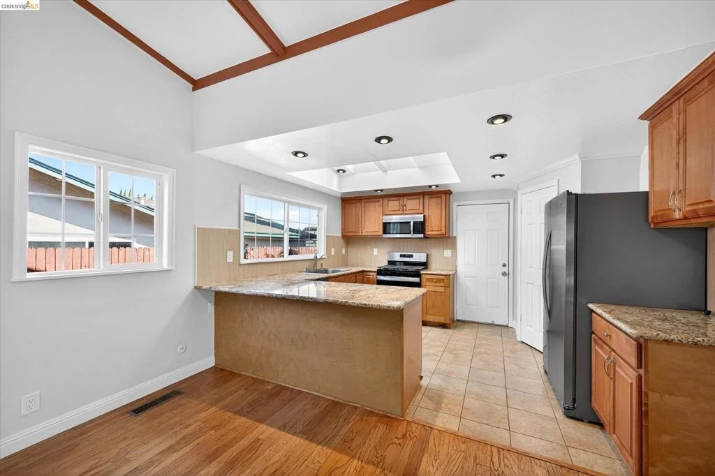 Photo of 901 Helix Dr