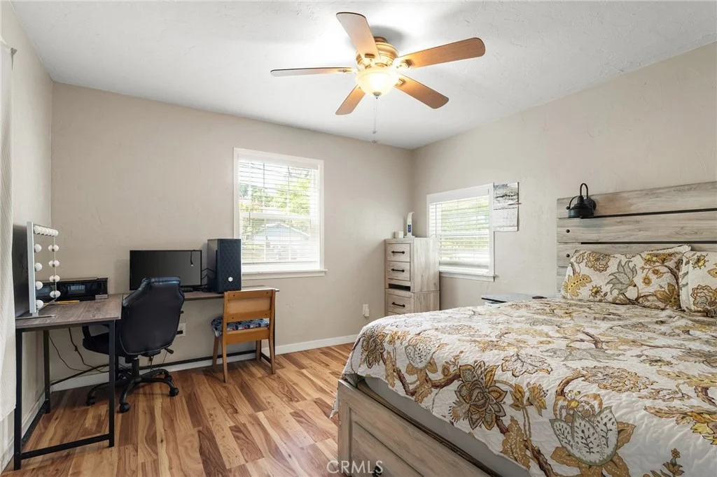 Photo of 15 Oak Park Way