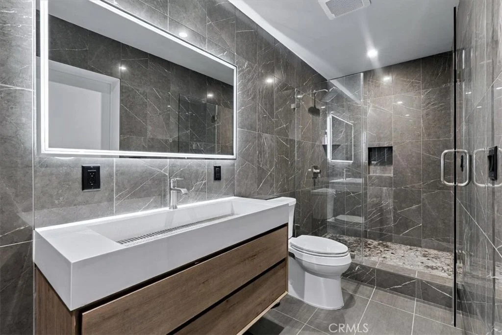 Photo of 2460 Bayview Heights