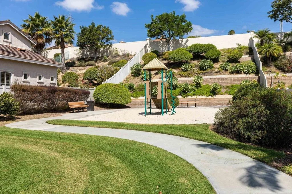 Photo of 2852 Avenida Valera