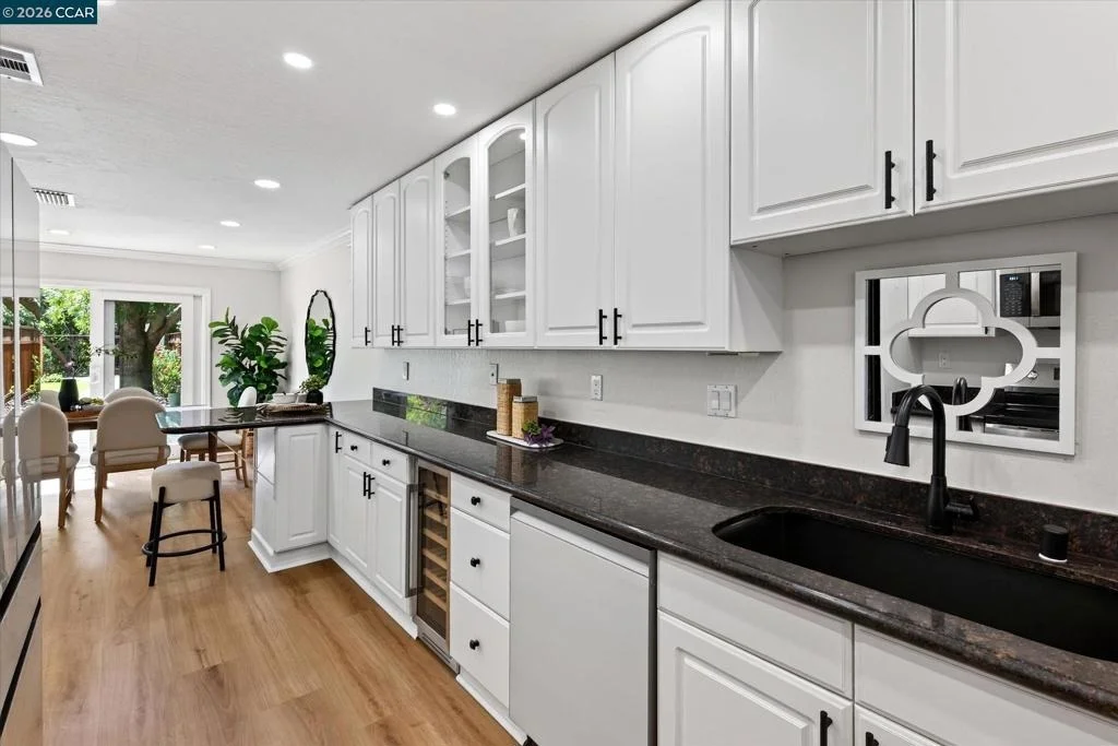 Photo of 584 Mission Pl