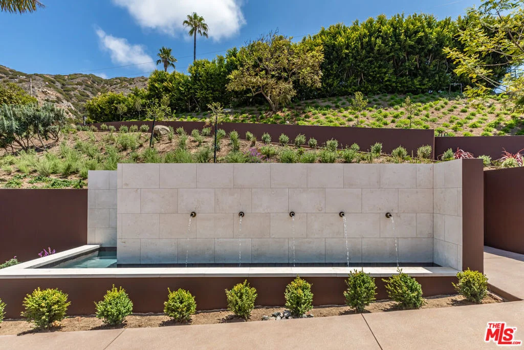 Photo of 4346 Avenida De La Encinal