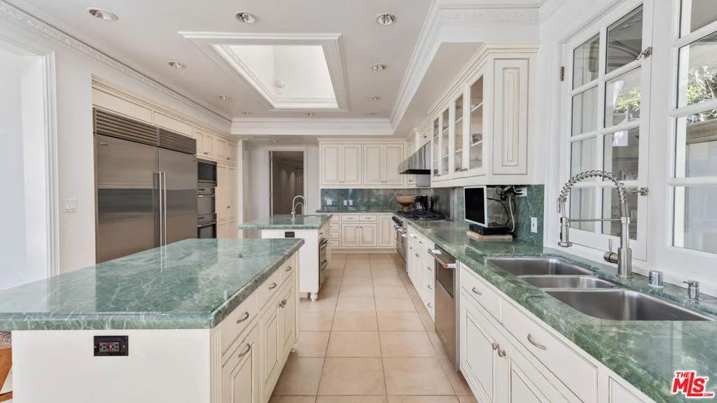 Photo of 29000 Cliffside Drive