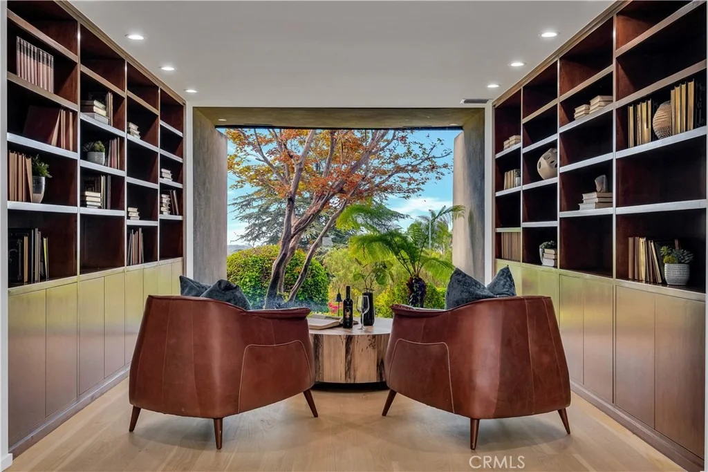 Photo of 57 Saddleback