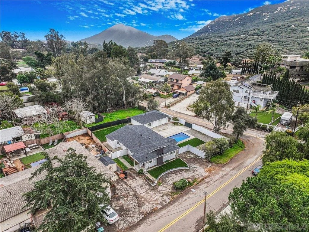 Photo of 2408 Suncrest Blvd