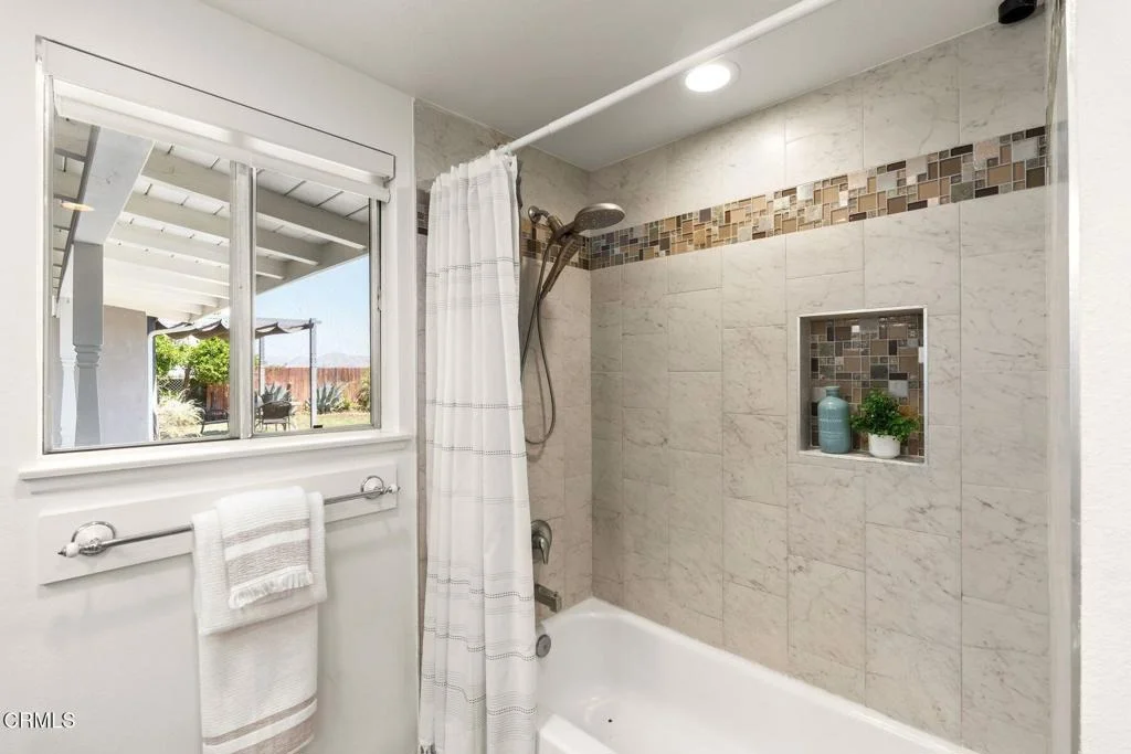 Photo of 438 E View Drive