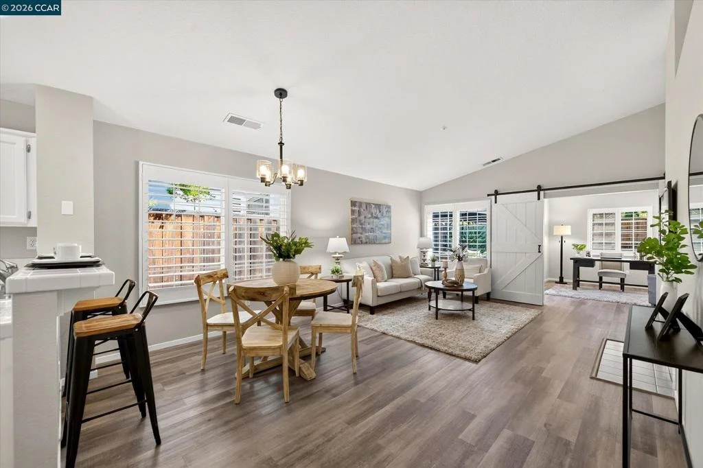 Photo of 577 Saddleback Cir