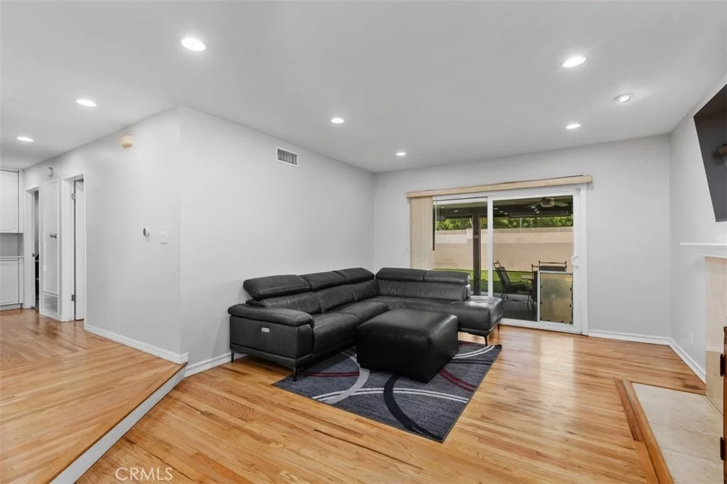 Photo of 4641 Sharon