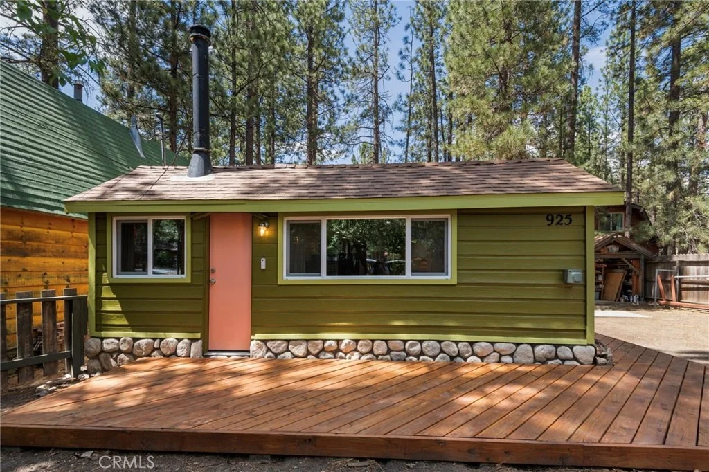 Photo of 925 W Rainbow Boulevard