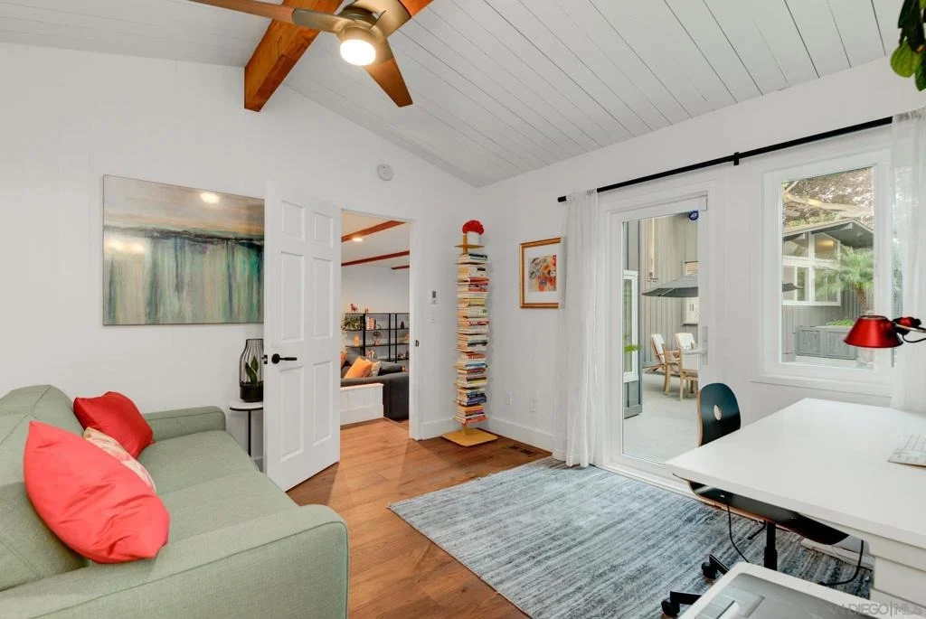 Photo of 3958 La Cresta