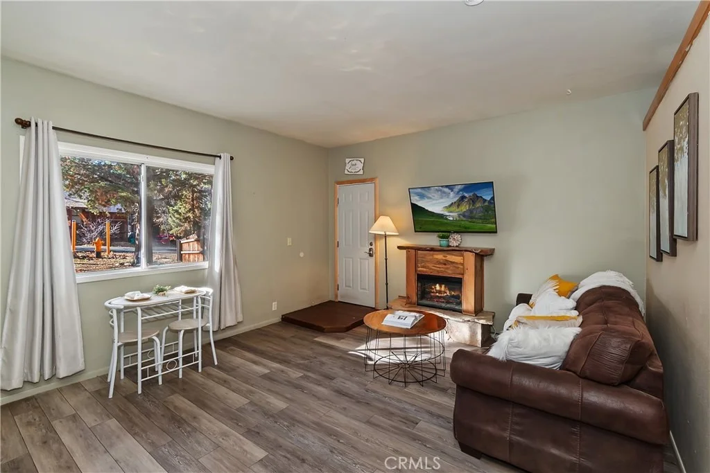 Photo of 811 Leonard Lane