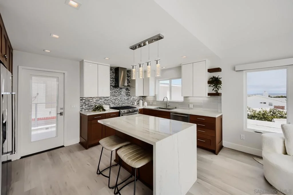 Photo of 5379 La Jolla Mesa