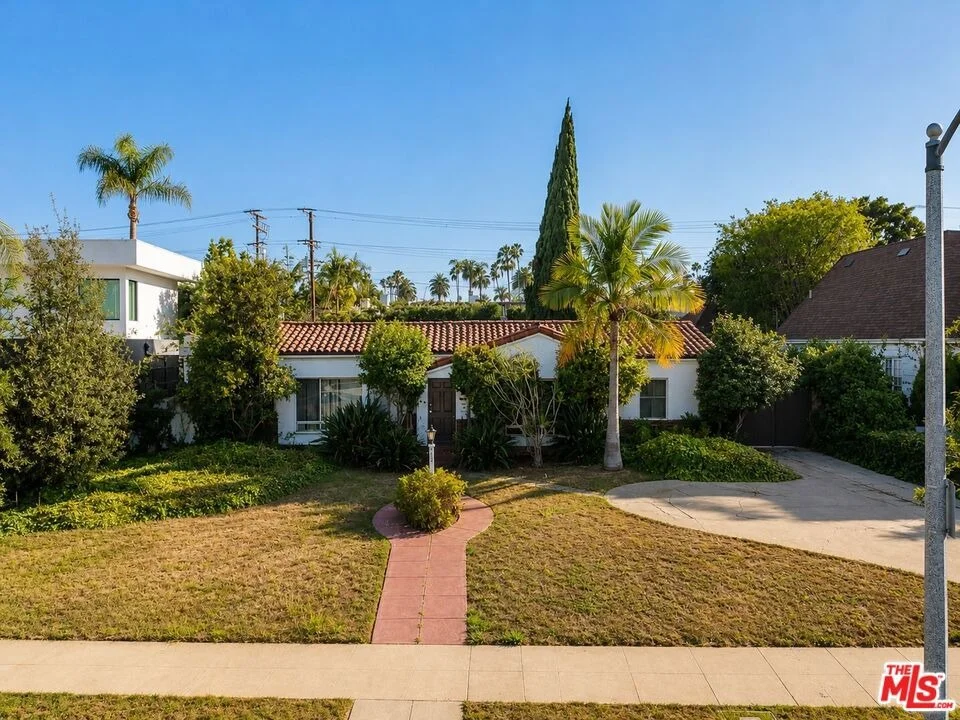 Photo of 513 N Rexford Drive
