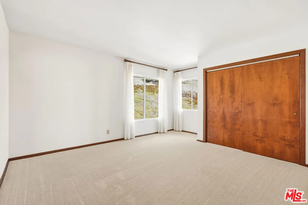 Photo of 5461 Horizon Drive