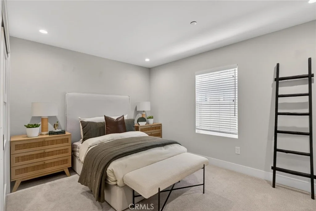 Photo of 4248 Mclaughlin Avenue