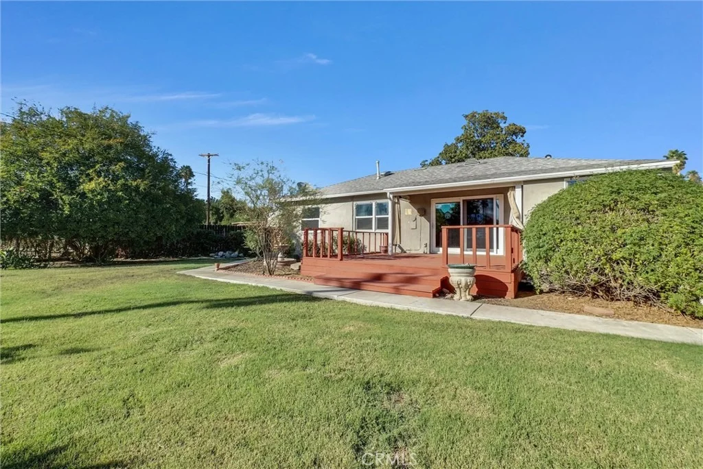 Photo of 6049 Colonial