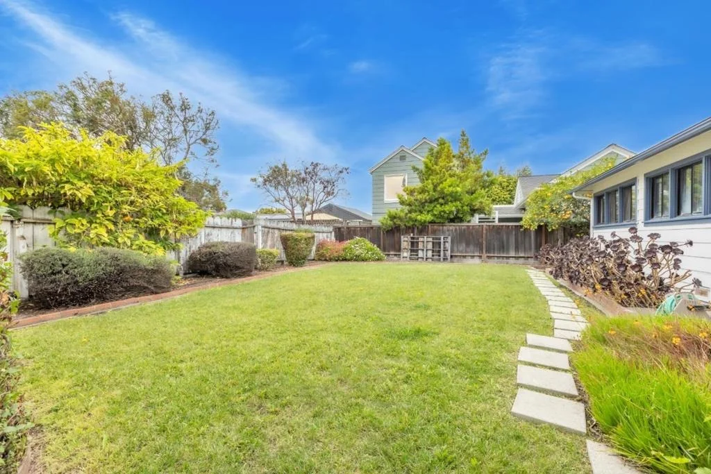 Photo of 906 Bautista Drive