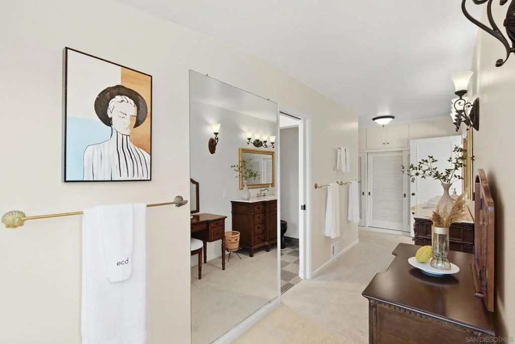 Photo of 7865 Roseland Drive