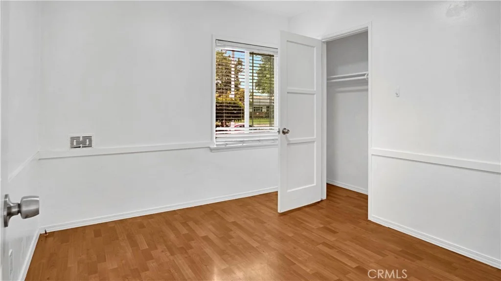 Photo of 9714 Paramount