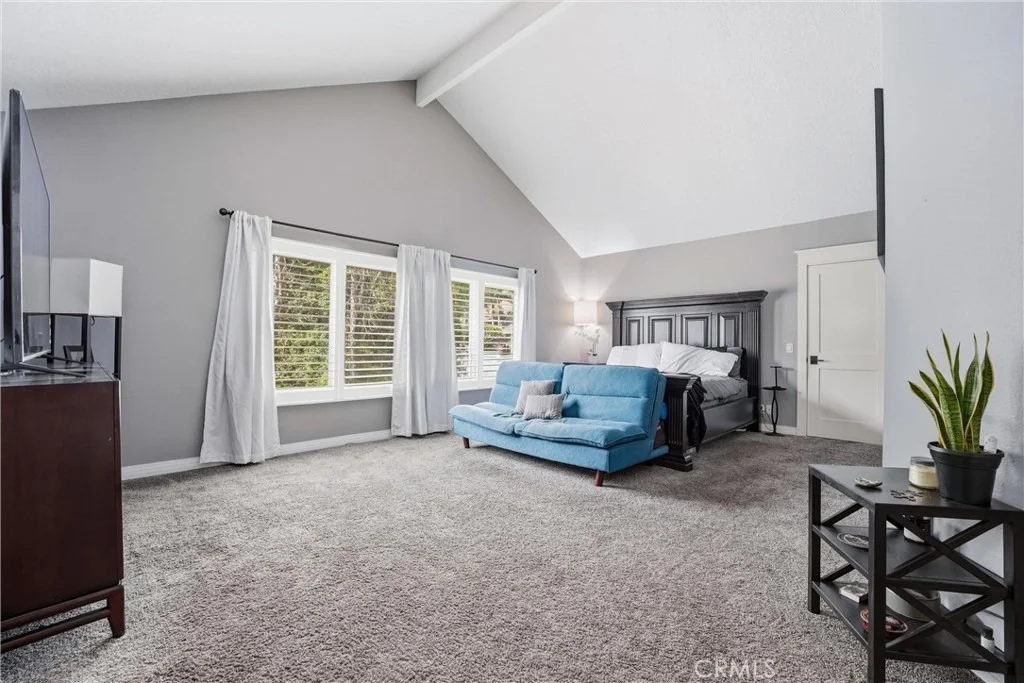 Photo of 282 N Willow Springs