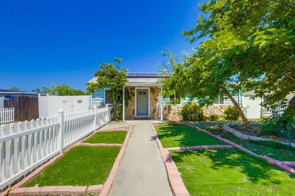 Photo of 8749 Cottonwood Avenue