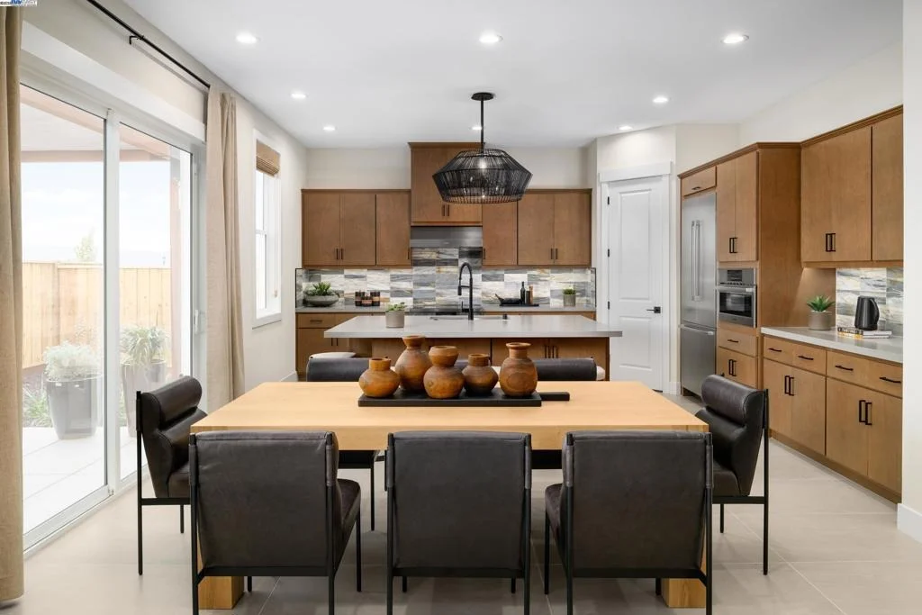Photo of 1580 W Walsh Ave