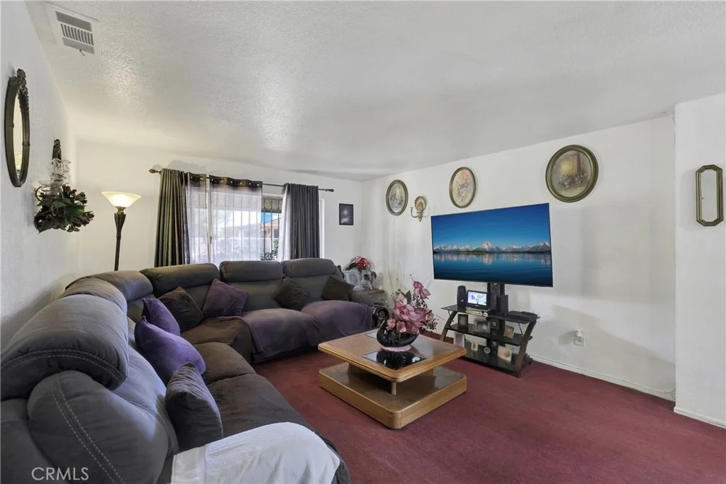 Photo of 3949 BLUFF