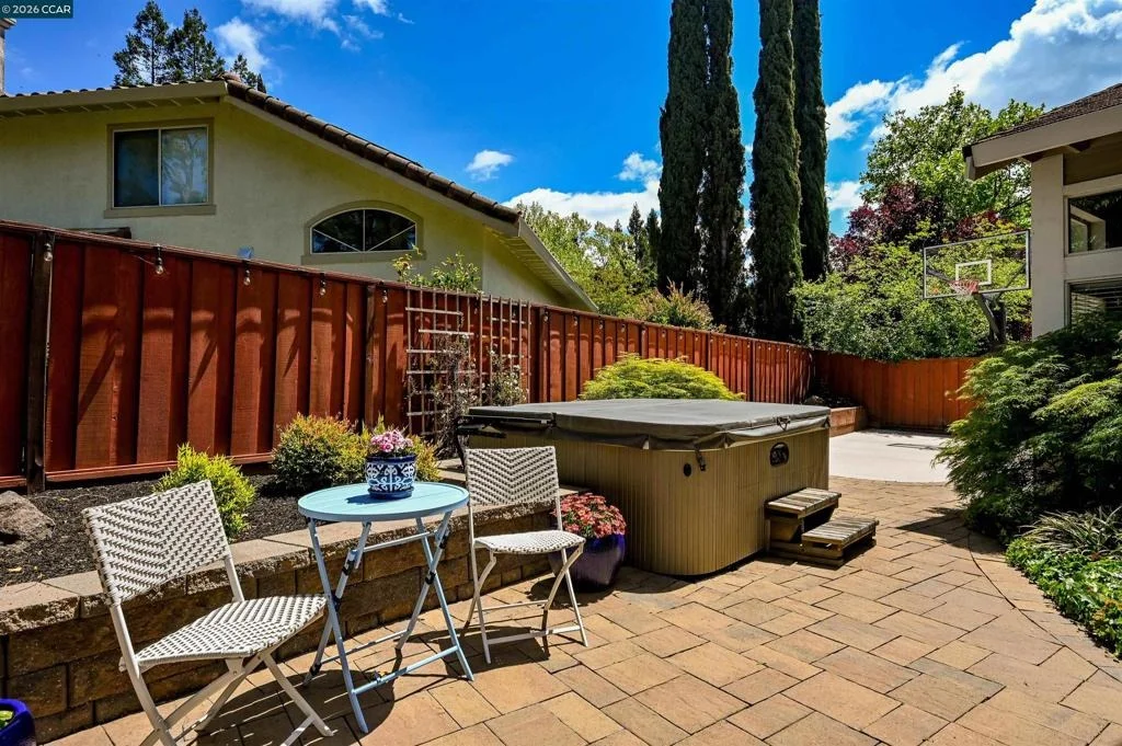Photo of 219 Viewpoint Dr