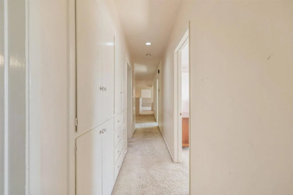 Photo of 5284 Bardwell Avenue