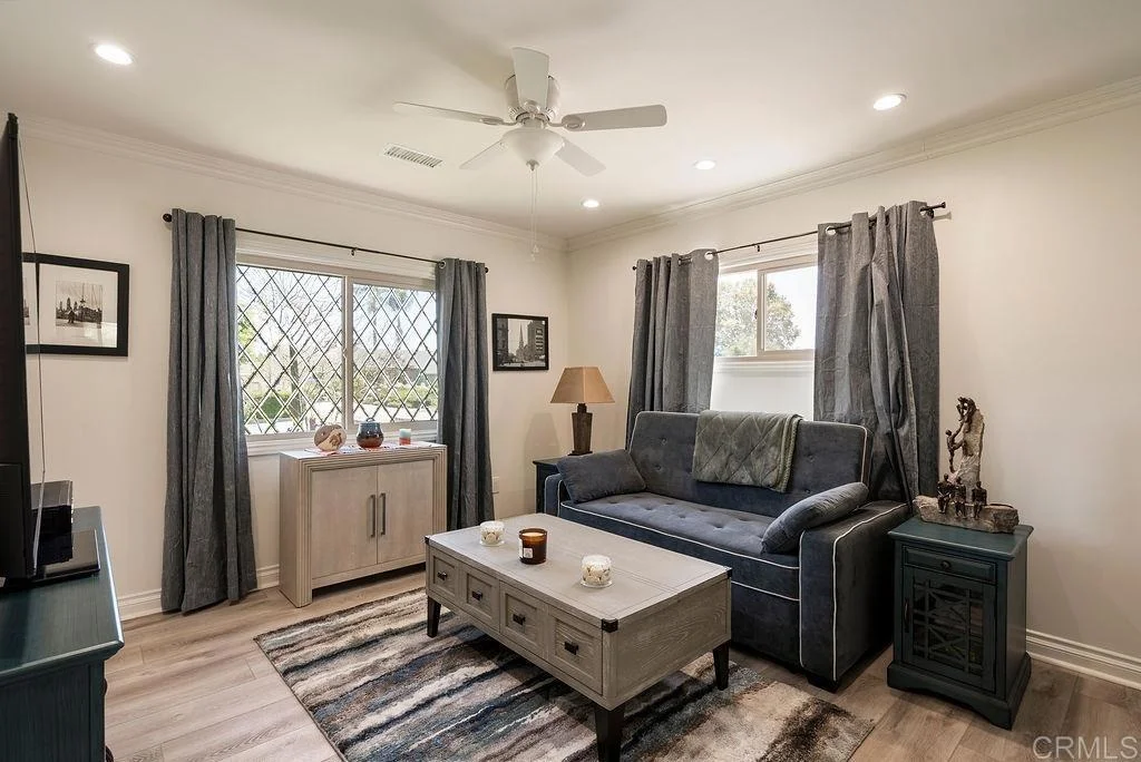 Photo of 453 W Laurel Avenue