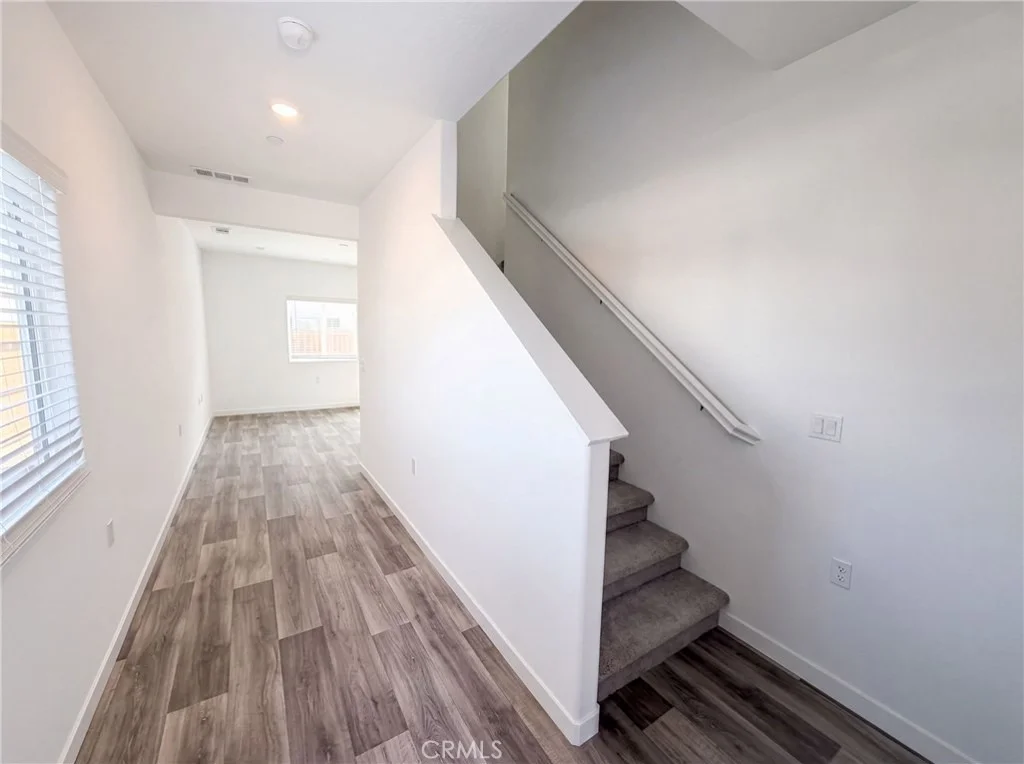 Photo of 4496 Bellaire