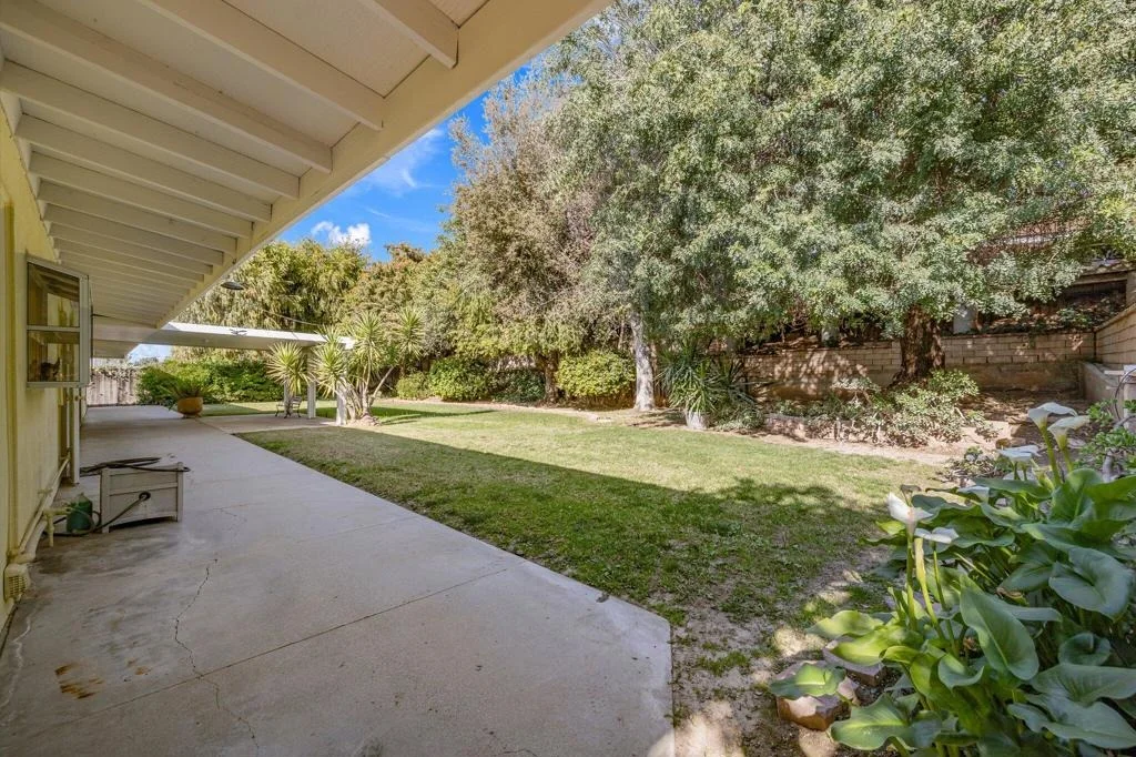 Photo of 5284 Bardwell Avenue