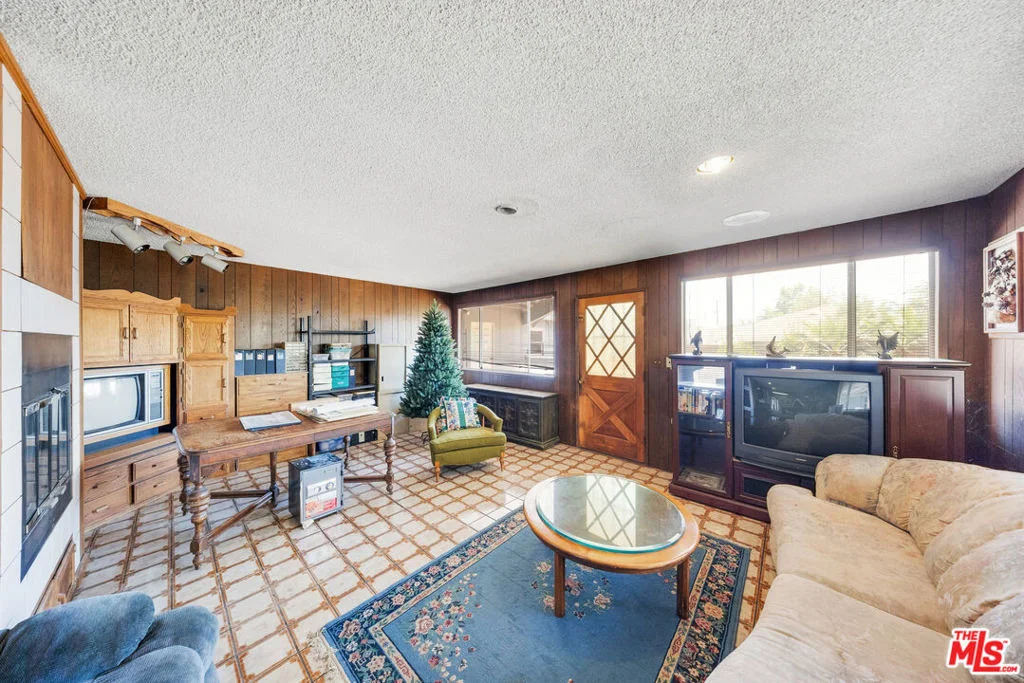 Photo of 656 E Kirkwall Road